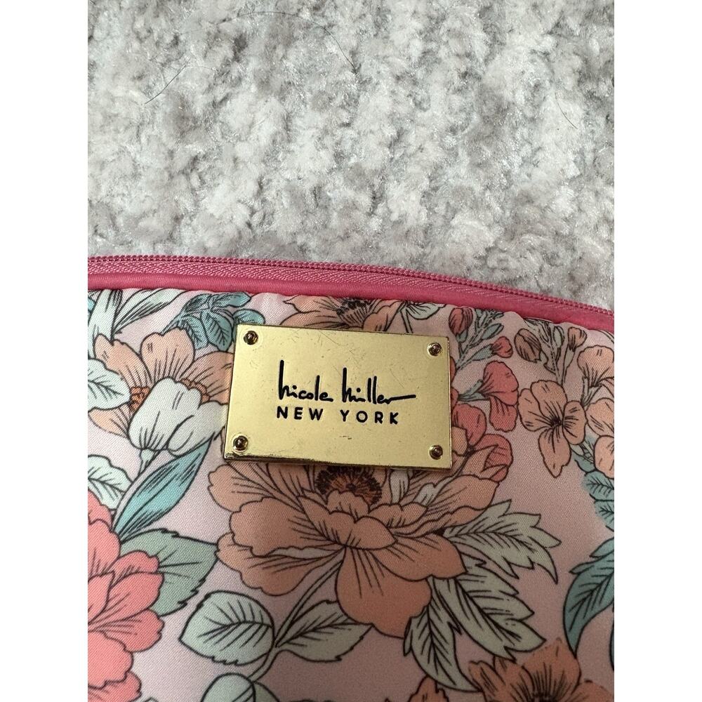 Nicole Miller New York Floral Print Pink/Multicolor Zipper Makeup Bag - Picture 2 of 5